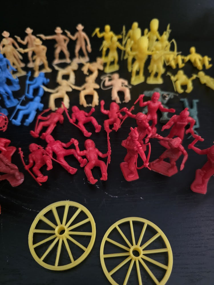 Cowboys & Indians, Large Lot of Nostalgic Plastic Toy Figures 96 piece