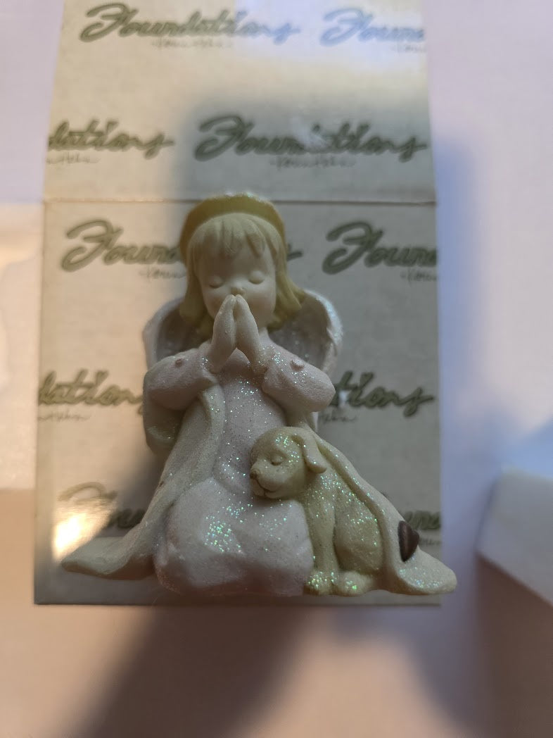2005 Foundations collection by Enesco girl praying with dog 4001700