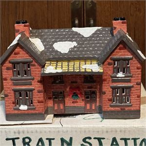 Dept. 56 Snow Village 1986 Depot w/ Train and SEALED Village Streetcar